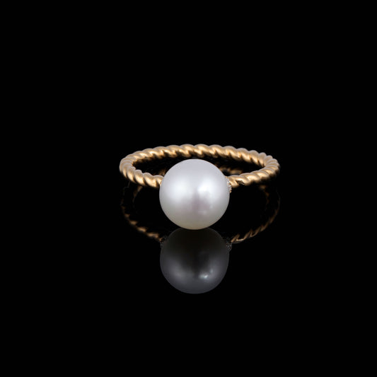 8.5mm Single Akoya Cultured Pearl Diamond Ring in 18K Yellow Gold