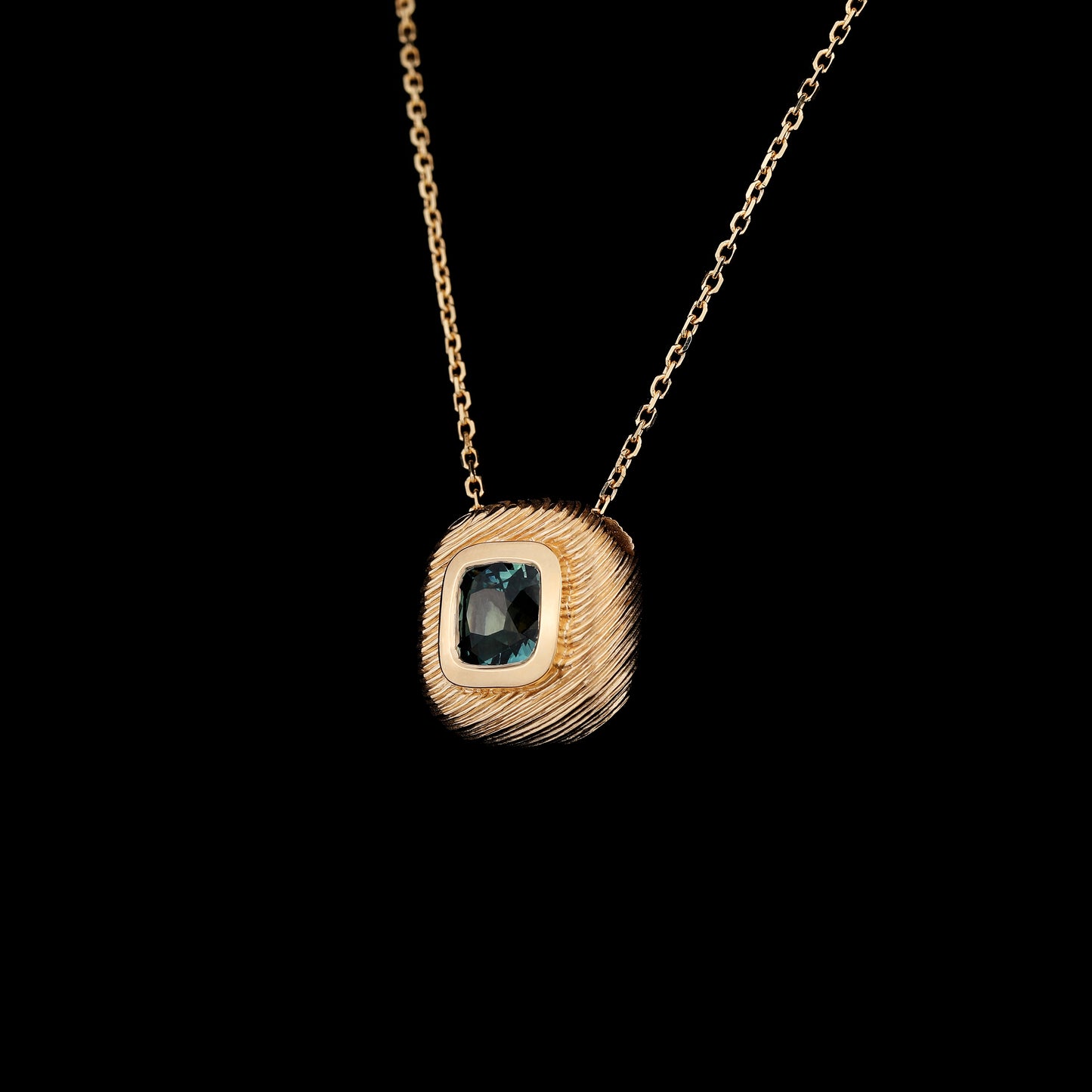 Natural Green Sapphire Necklace in 18K Yellow Gold