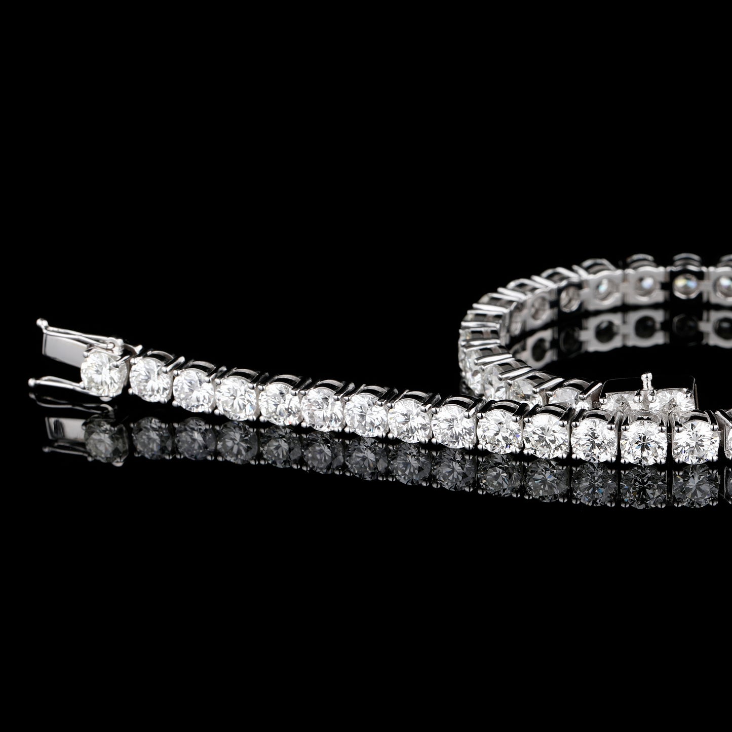 Diamond Tennis Bracelet in 18K White Gold