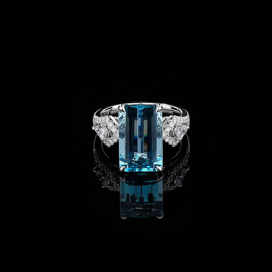 Exceptional Santa Maria Aquamarine Diamond Ring in 18K White Gold