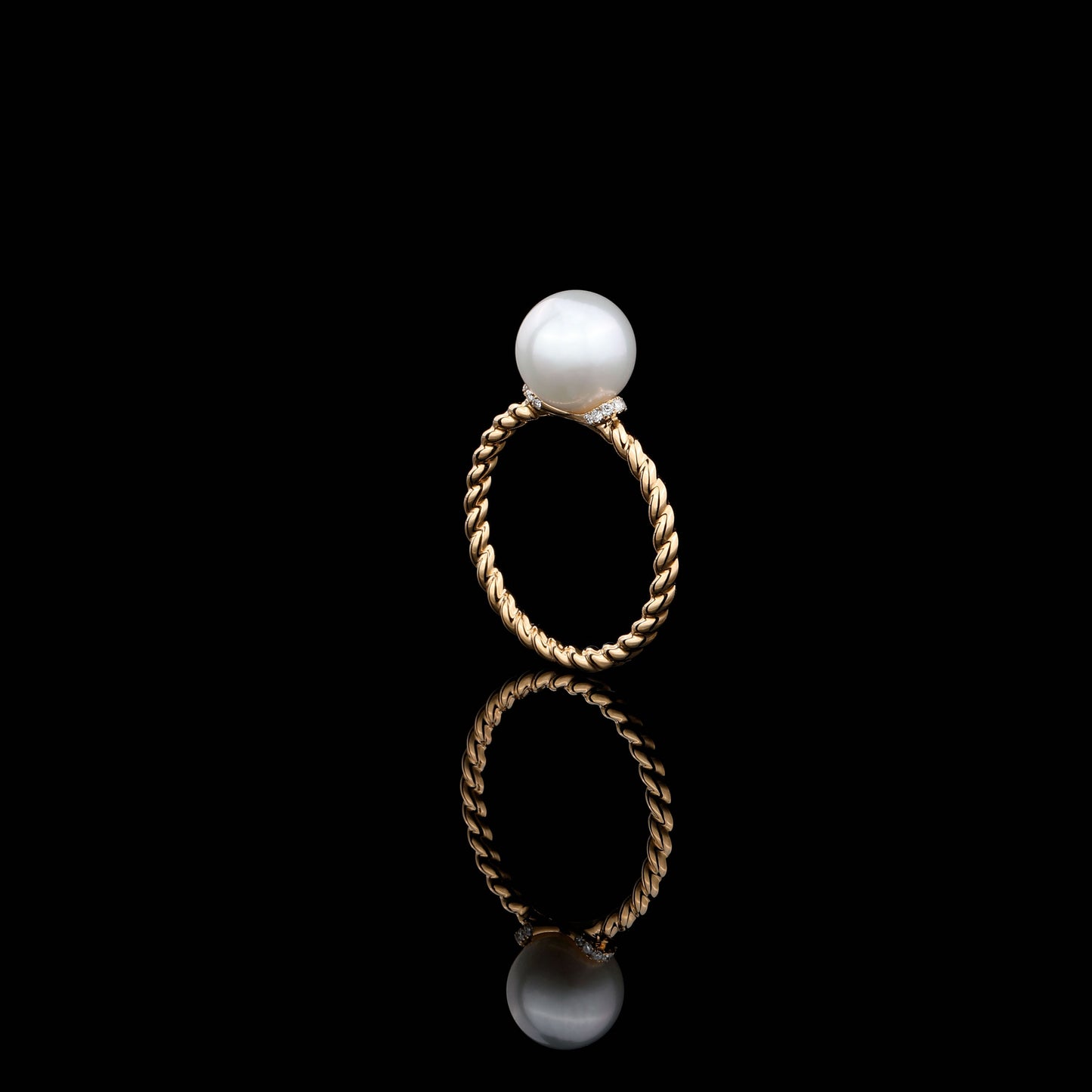 8.5mm Single Akoya Cultured Pearl Diamond Ring in 18K Yellow Gold