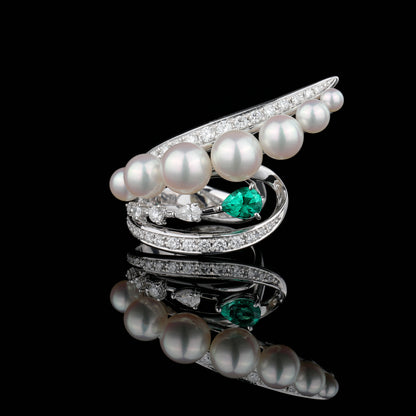 3-8mm Akoya Cultured Pearls Natural Pear Shape Emerald Diamond Ring in Platinum